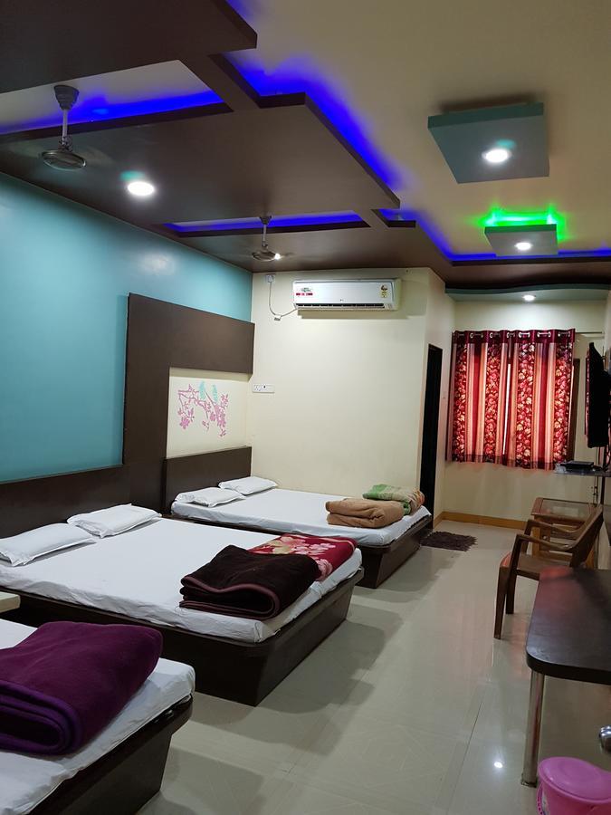 Hotel Shri Radhe Krishna Godarpura Exterior foto