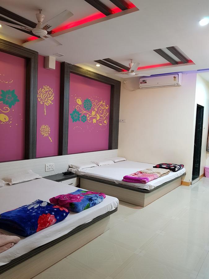 Hotel Shri Radhe Krishna Godarpura Exterior foto