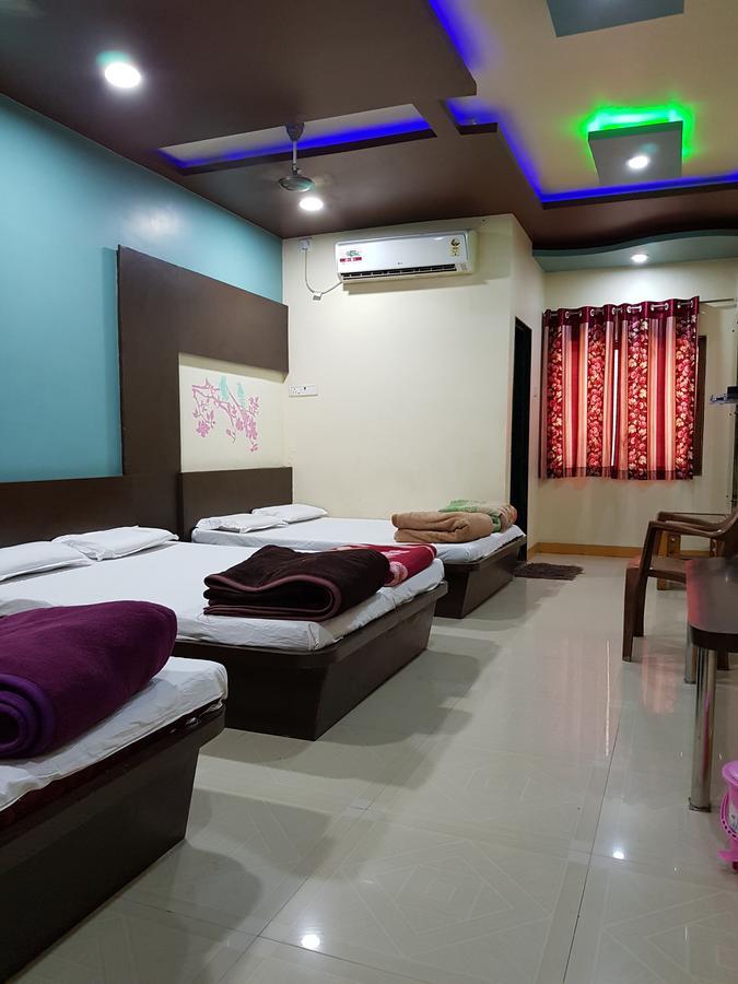 Hotel Shri Radhe Krishna Godarpura Exterior foto