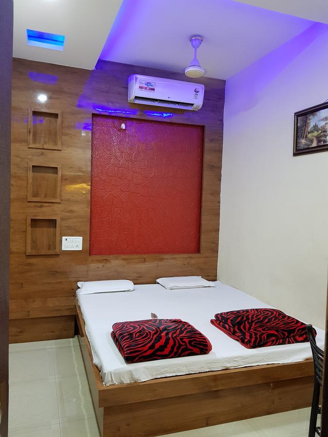 Hotel Shri Radhe Krishna Godarpura Exterior foto