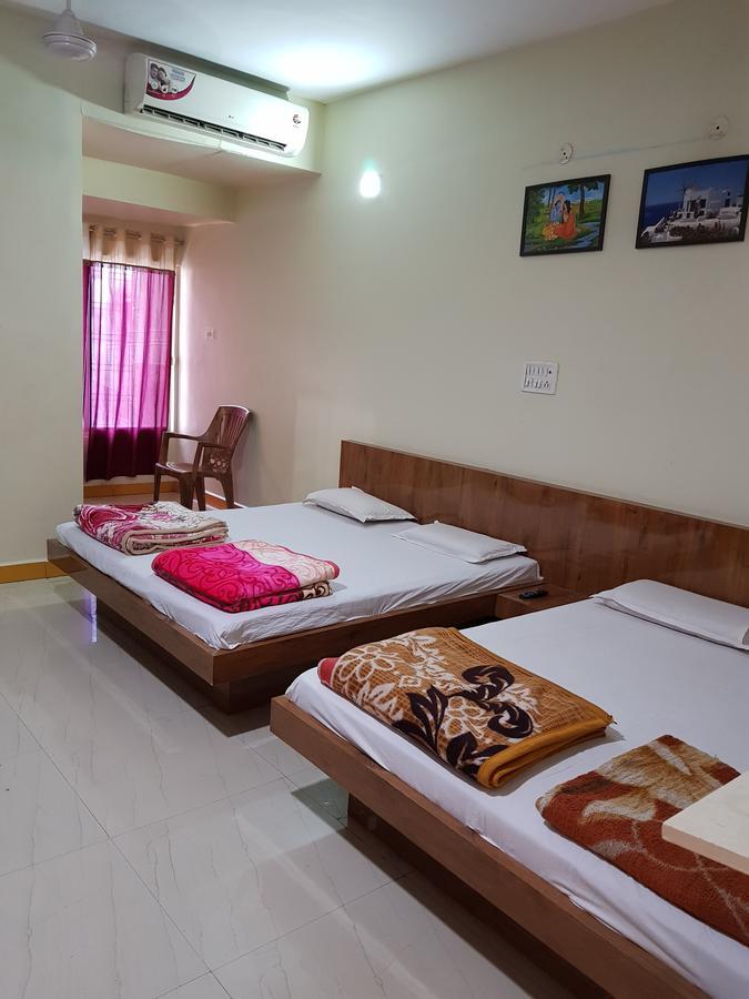 Hotel Shri Radhe Krishna Godarpura Exterior foto