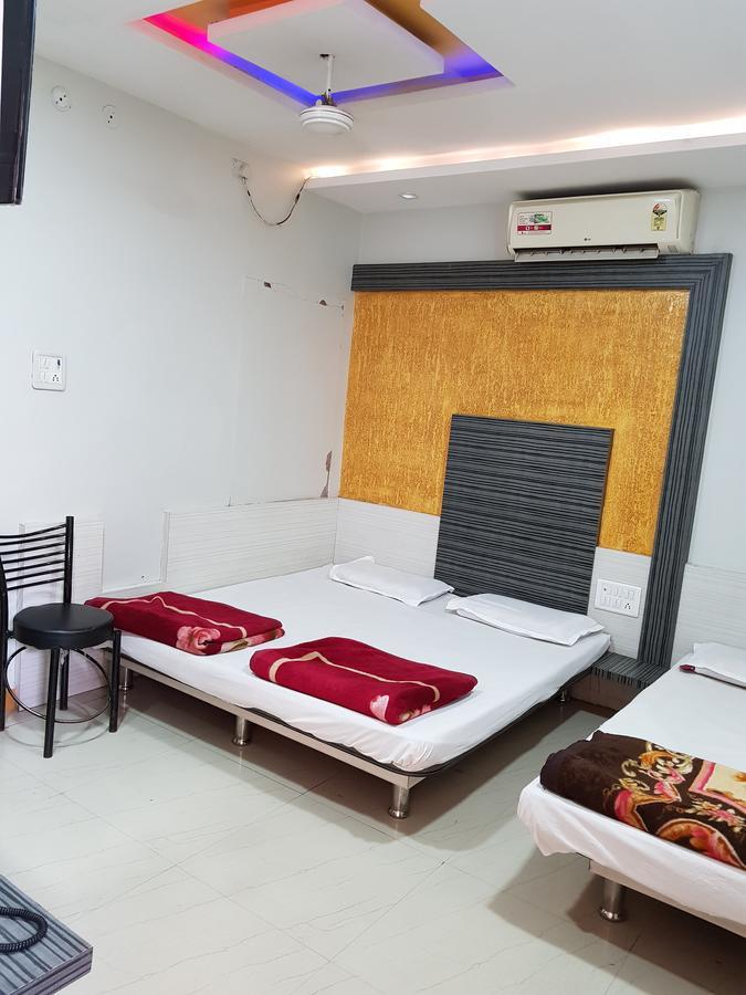 Hotel Shri Radhe Krishna Godarpura Exterior foto